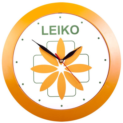 Оранжевые офисные настенные часы из пластика с нанесением логотипа компании-заказчика