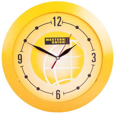 Желтые офисные настенные часы из пластика с нанесением логотипа компании-заказчика